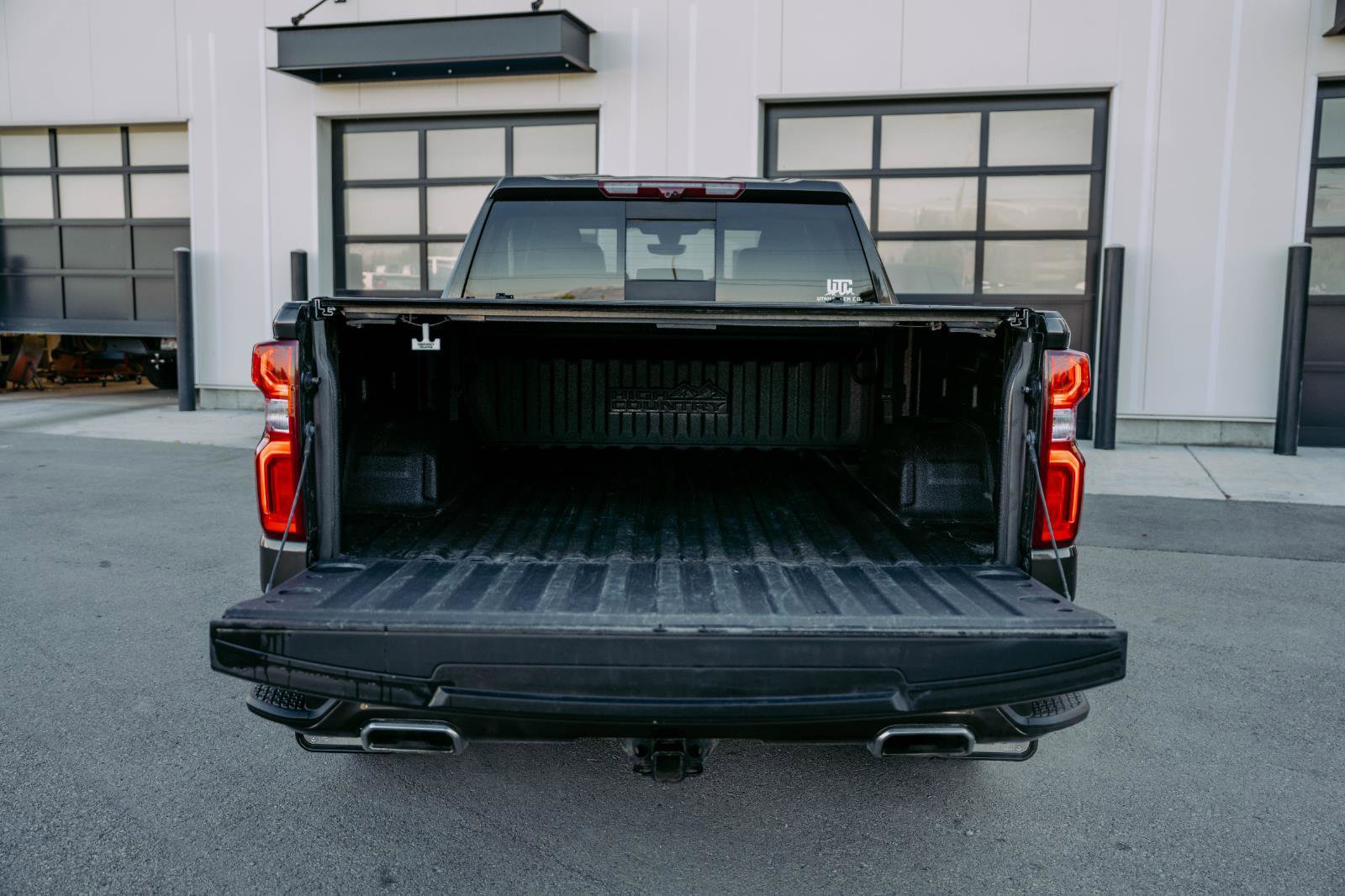 Used 2021 Chevrolet Silverado 1500 High Country w/ Technology Package image 7