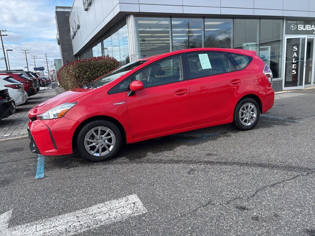 Used 2017 Toyota Prius V Two image 5