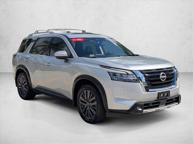 Certified 2022 Nissan Pathfinder SL w/ SL Premium Package FWD image 3