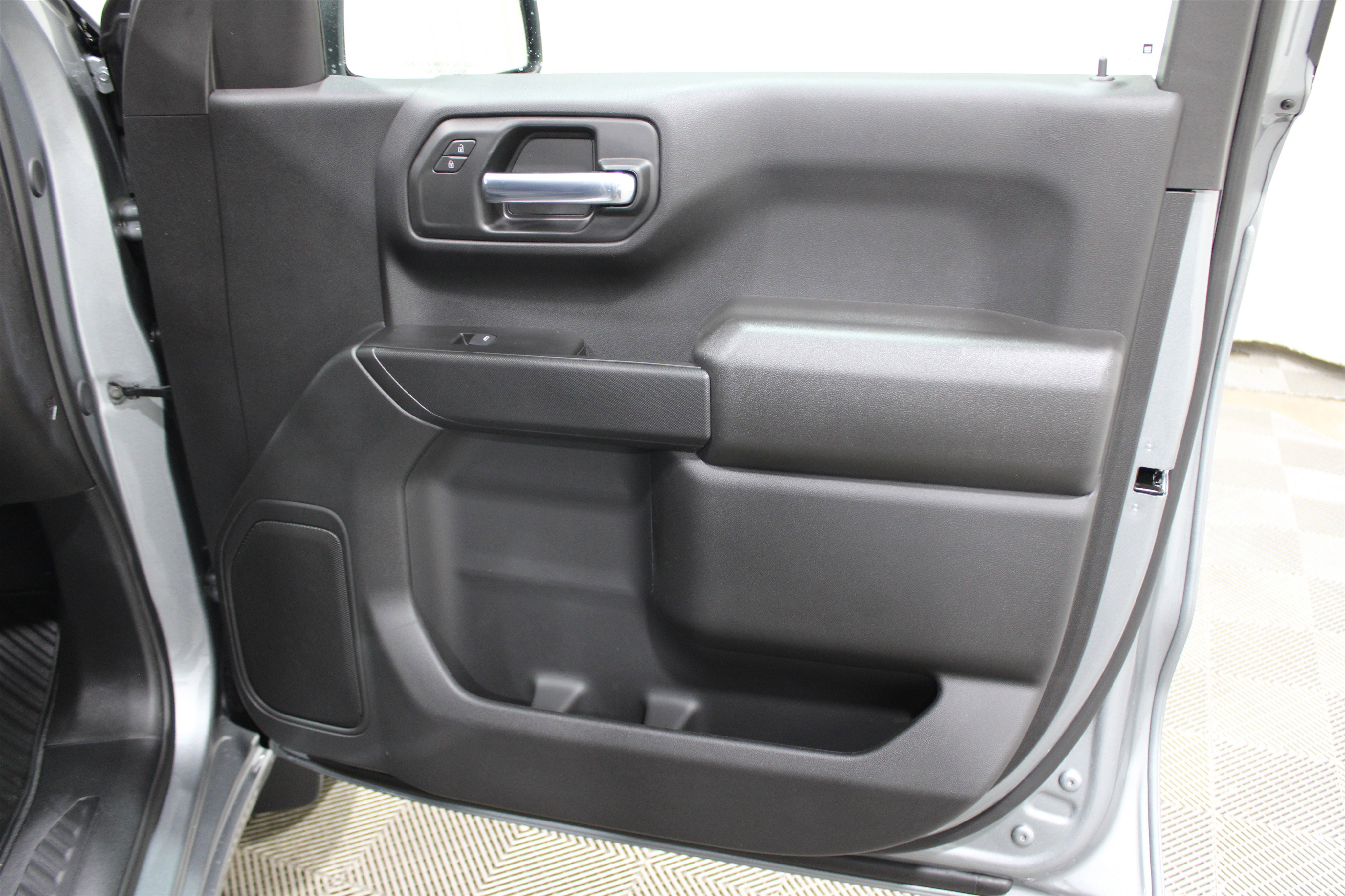 Used 2025 Chevrolet Silverado 1500 W/T w/ WT Value Package image 21