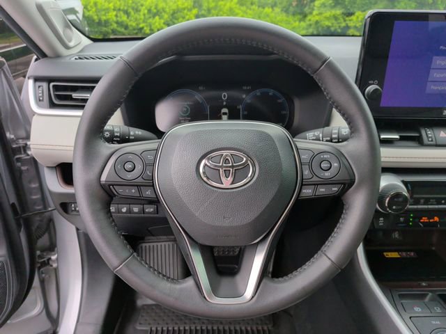 Used 2024 Toyota RAV4 Limited w/ Advanced Technology Package AWD/4WD image 15