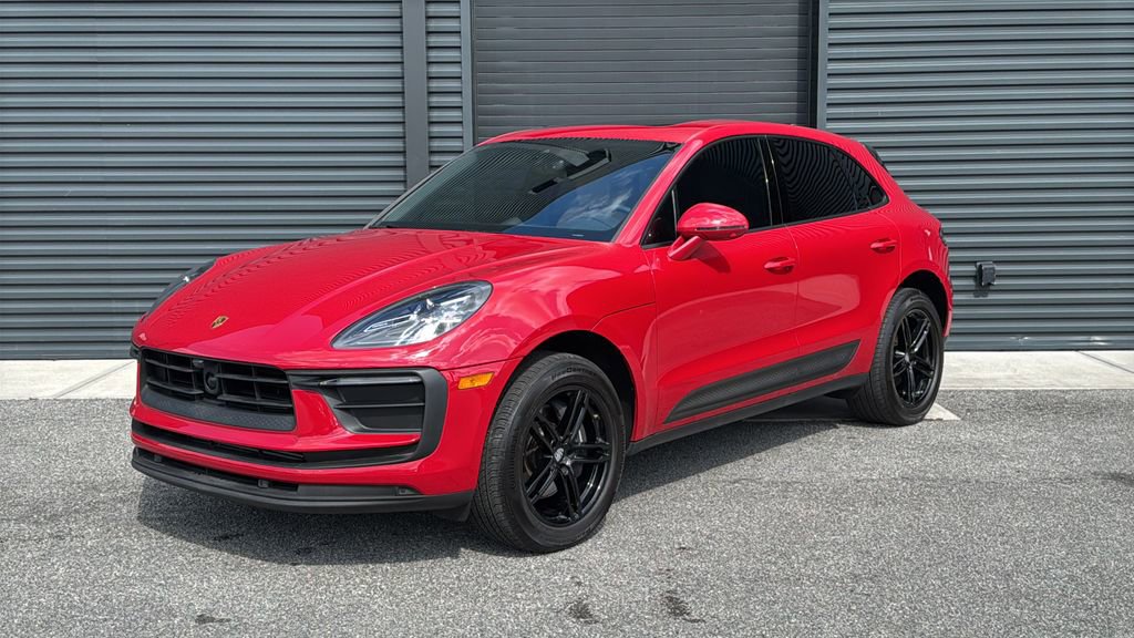 Certified 2023 Porsche Macan w/ Premium Package Plus image 1