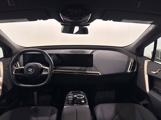 Used 2025 BMW iX xDrive50 w/ Sport Package image 28