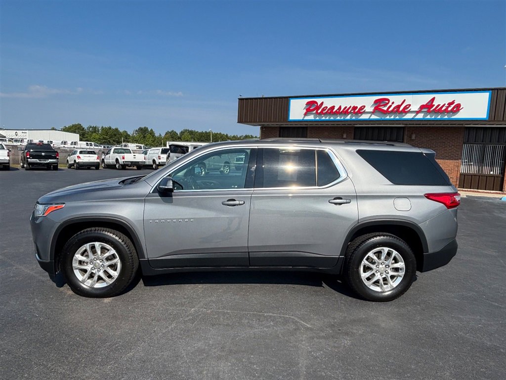 Used 2019 Chevrolet Traverse LT image 2