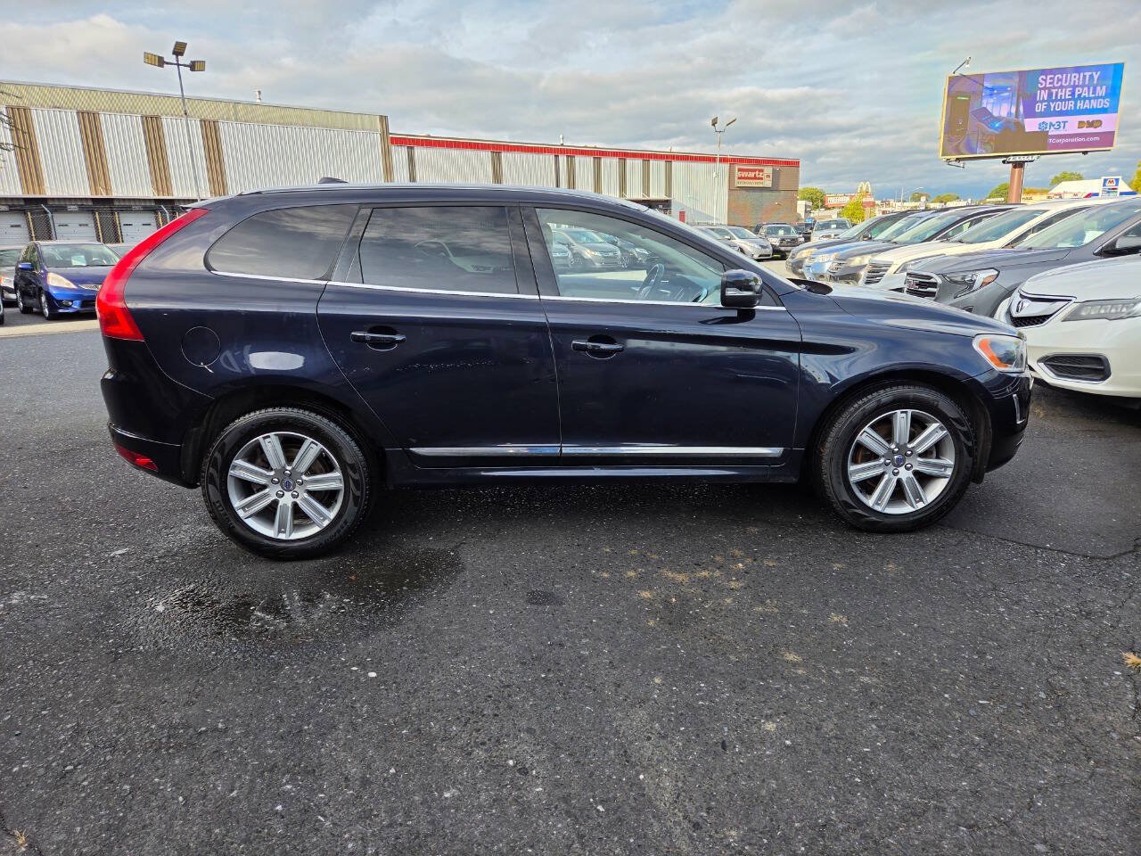 Used 2016 Volvo XC60 T6 Platinum w/ Climate Package AWD/4WD image 4