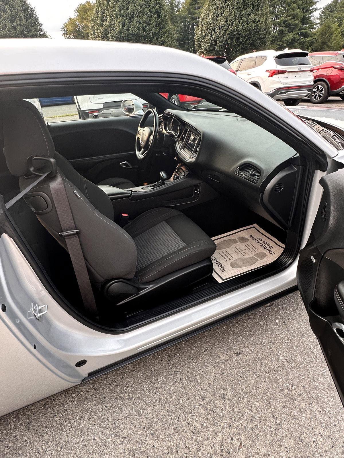 Used 2023 Dodge Challenger SXT image 13