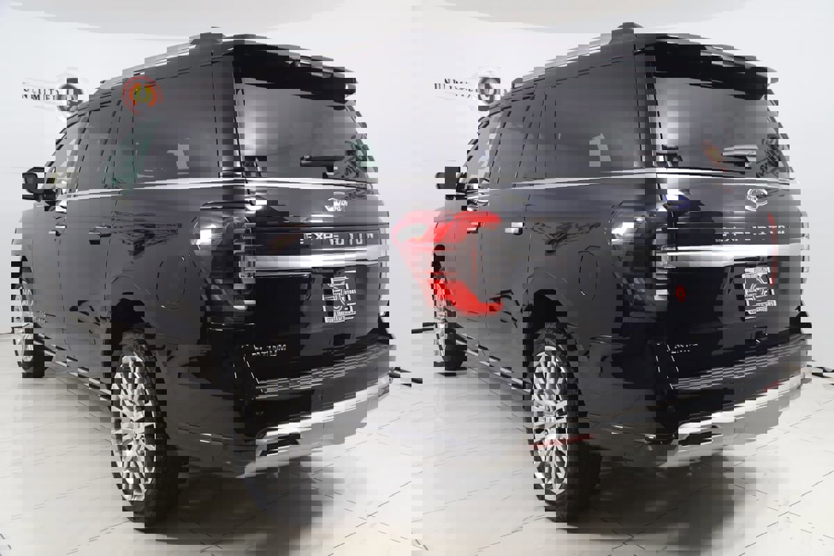 Used 2024 Ford Expedition Max Platinum AWD/4WD image 4