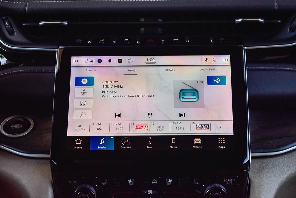 Used 2022 Jeep Grand Cherokee Limited 4xe w/ Luxury Tech Group II image 14