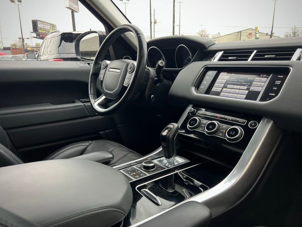 Used 2014 Land Rover Range Rover Sport HSE image 32