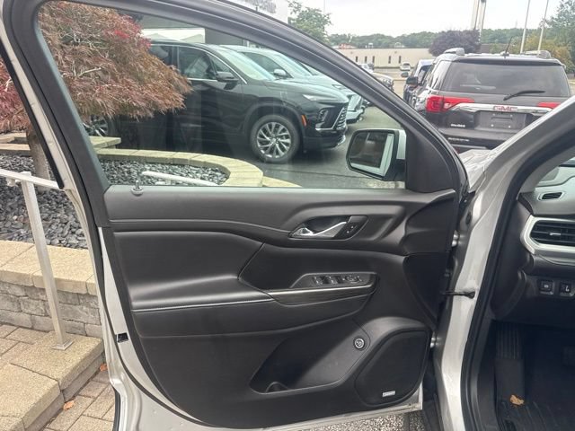 Used 2019 GMC Acadia SLT AWD/4WD image 9