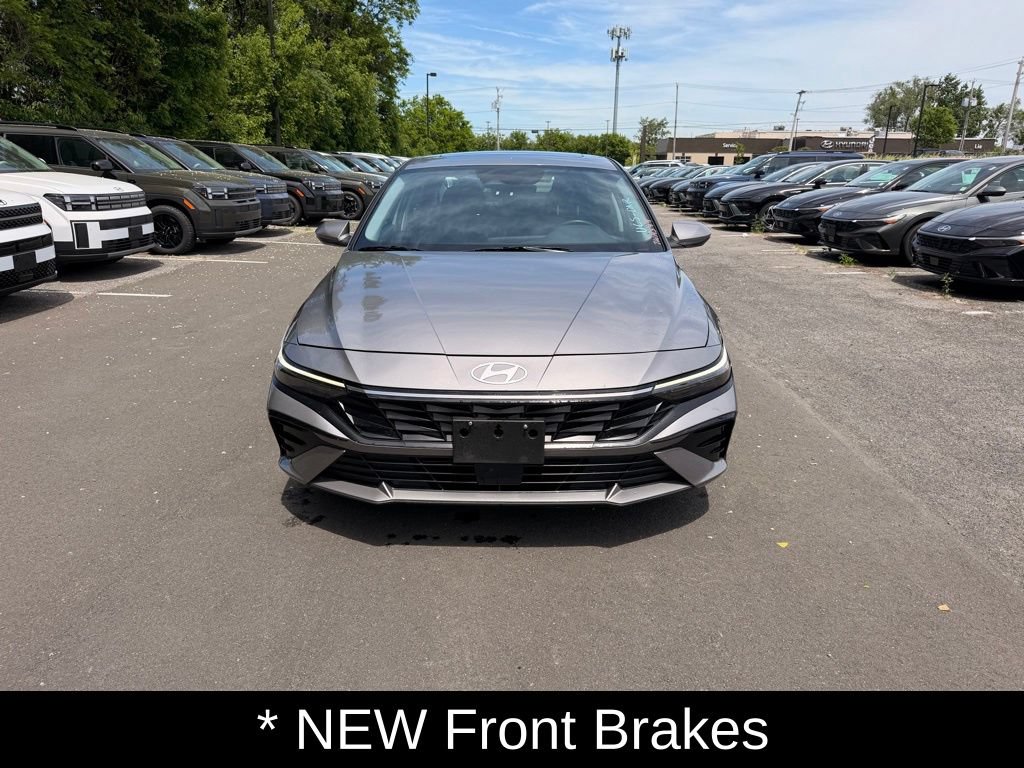 Certified 2025 Hyundai Elantra SEL FWD image 8