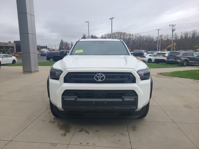 Used 2025 Toyota 4Runner SR5 image 2