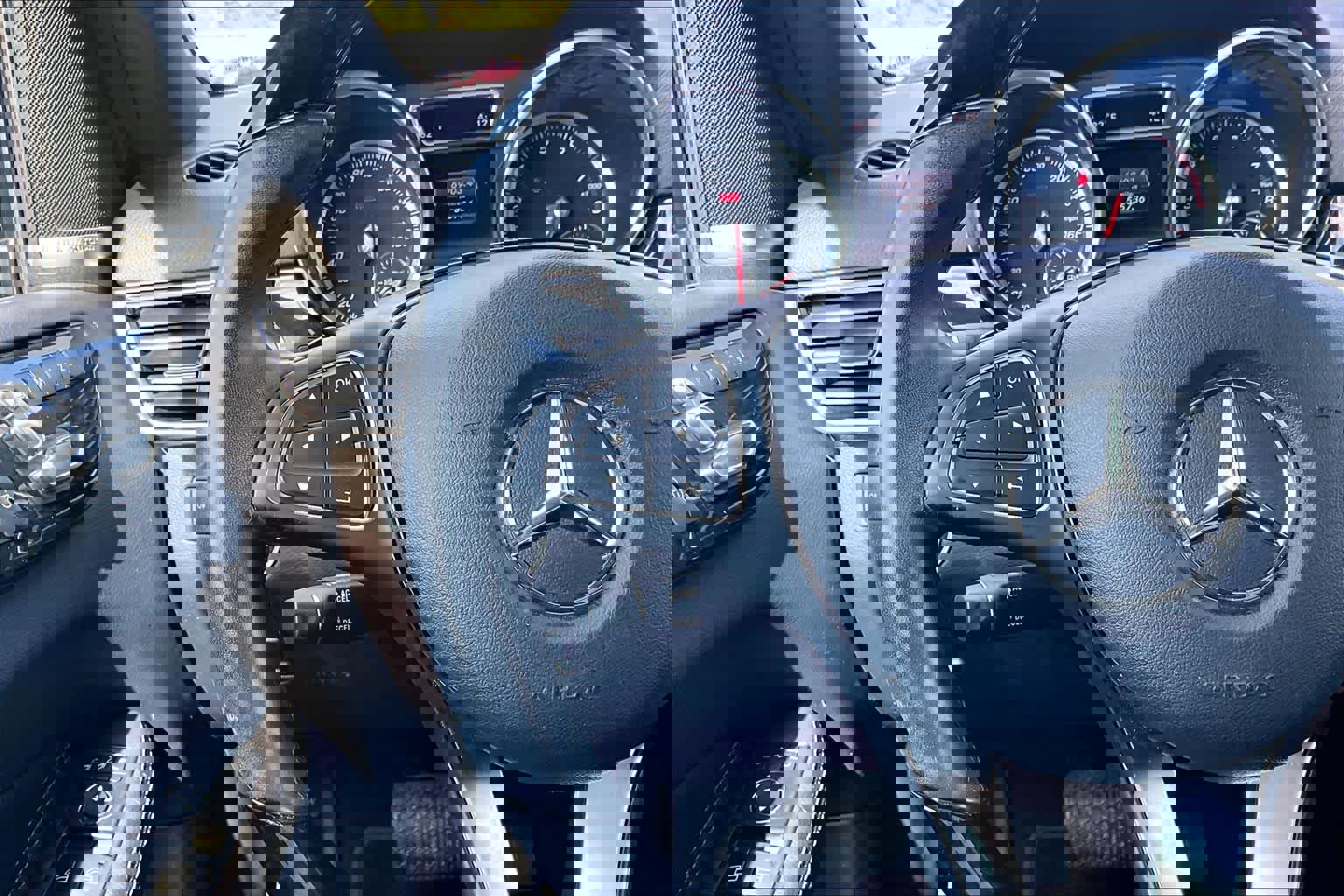 Used 2018 Mercedes-Benz GLE 350 image 24