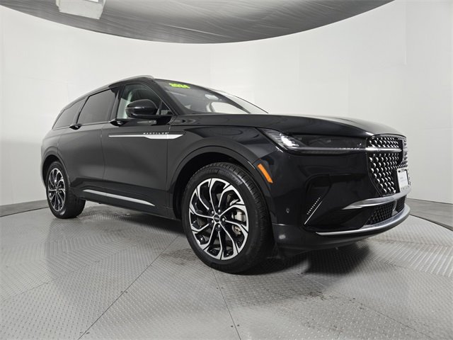 Certified 2024 Lincoln Nautilus Reserve image 2