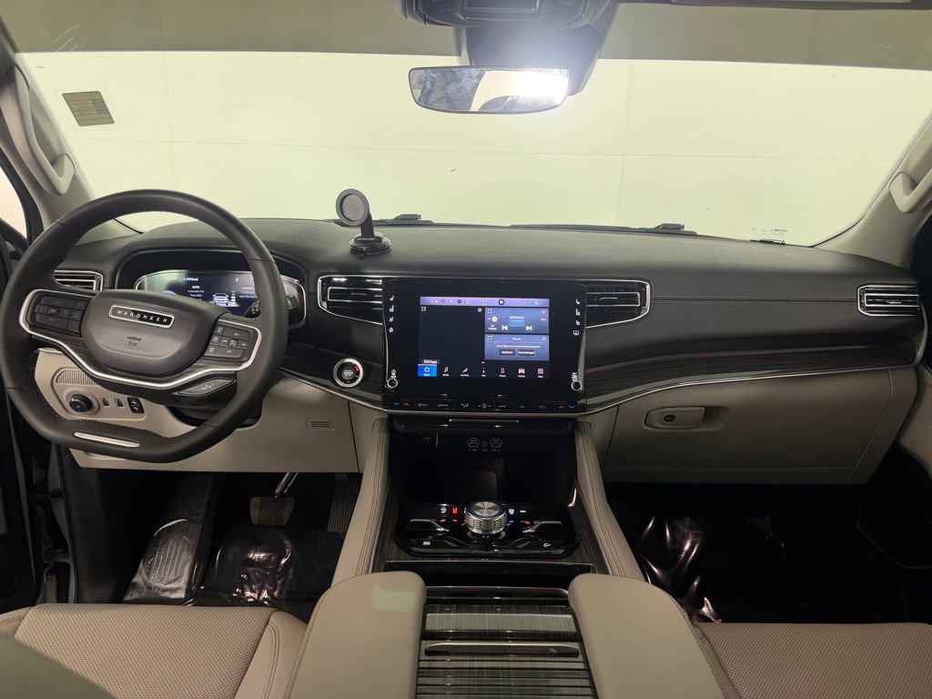 Used 2022 Jeep Wagoneer Series III AWD/4WD image 18