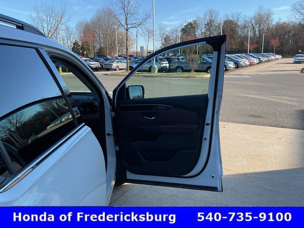 Certified 2025 Honda Pilot Elite image 11