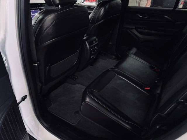Used 2025 Jeep Grand Cherokee Altitude image 19