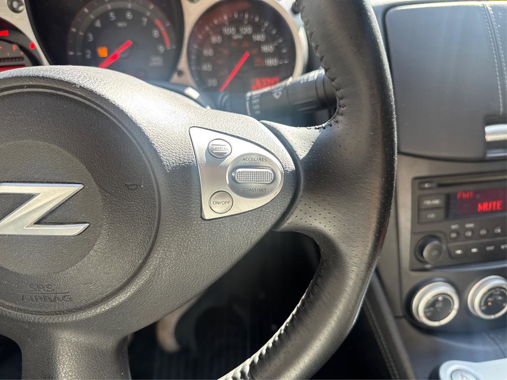 Used 2016 Nissan 370Z Touring image 23
