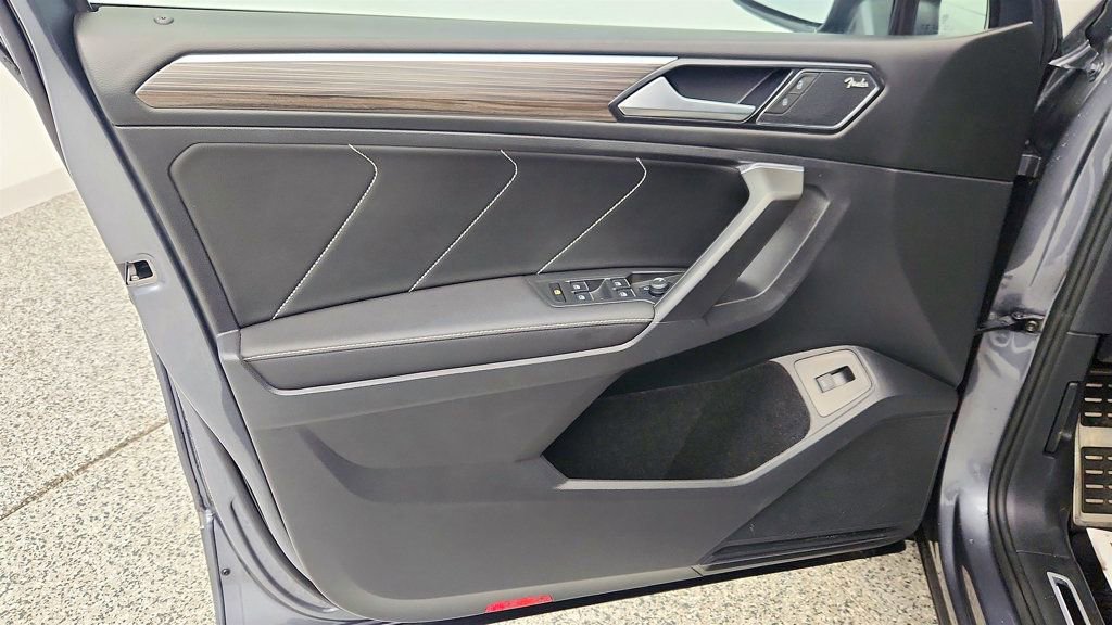 Used 2023 Volkswagen Tiguan SEL R-Line image 11