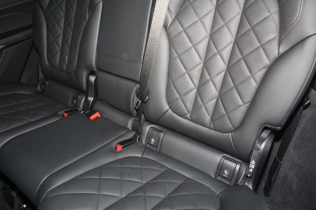 Used 2025 BMW X7 xDrive40i w/ Executive Package image 24