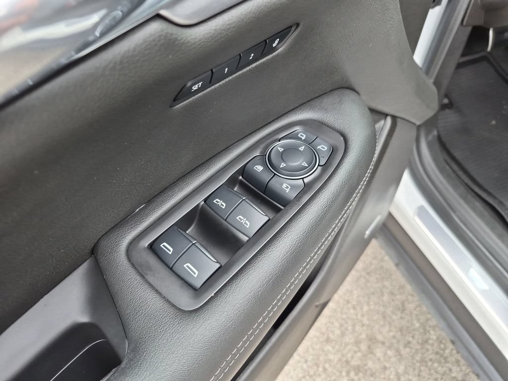 Used 2023 Cadillac XT6 Sport w/ Technology Package AWD/4WD image 22