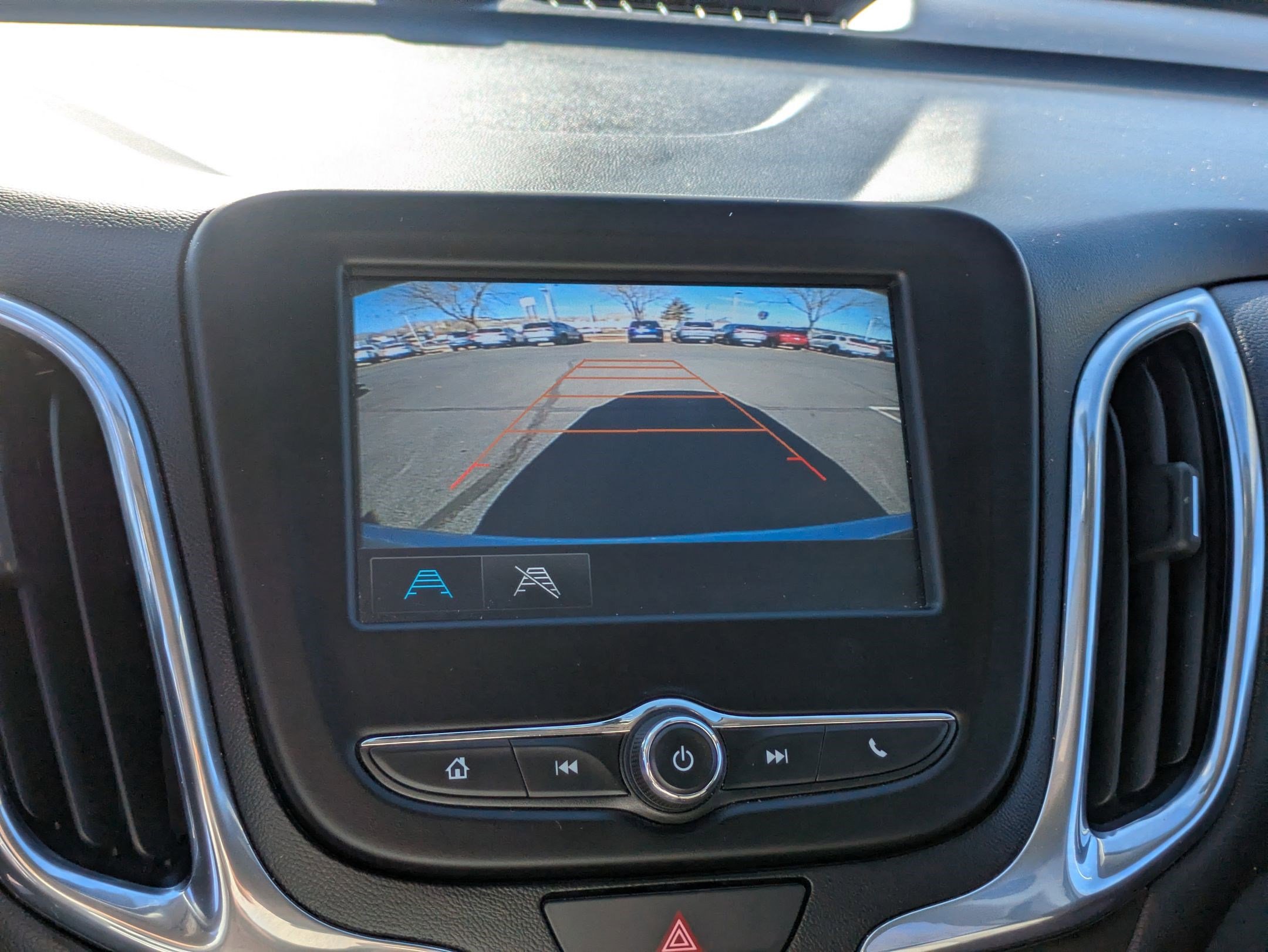 Used 2018 Chevrolet Equinox LT image 23