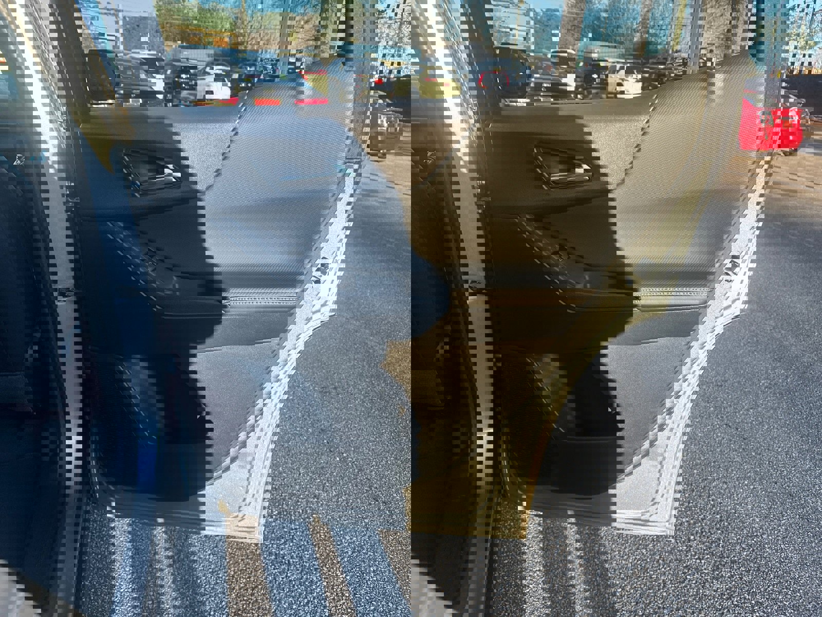 Used 2025 Chevrolet Equinox LT w/ Convenience Package II image 16