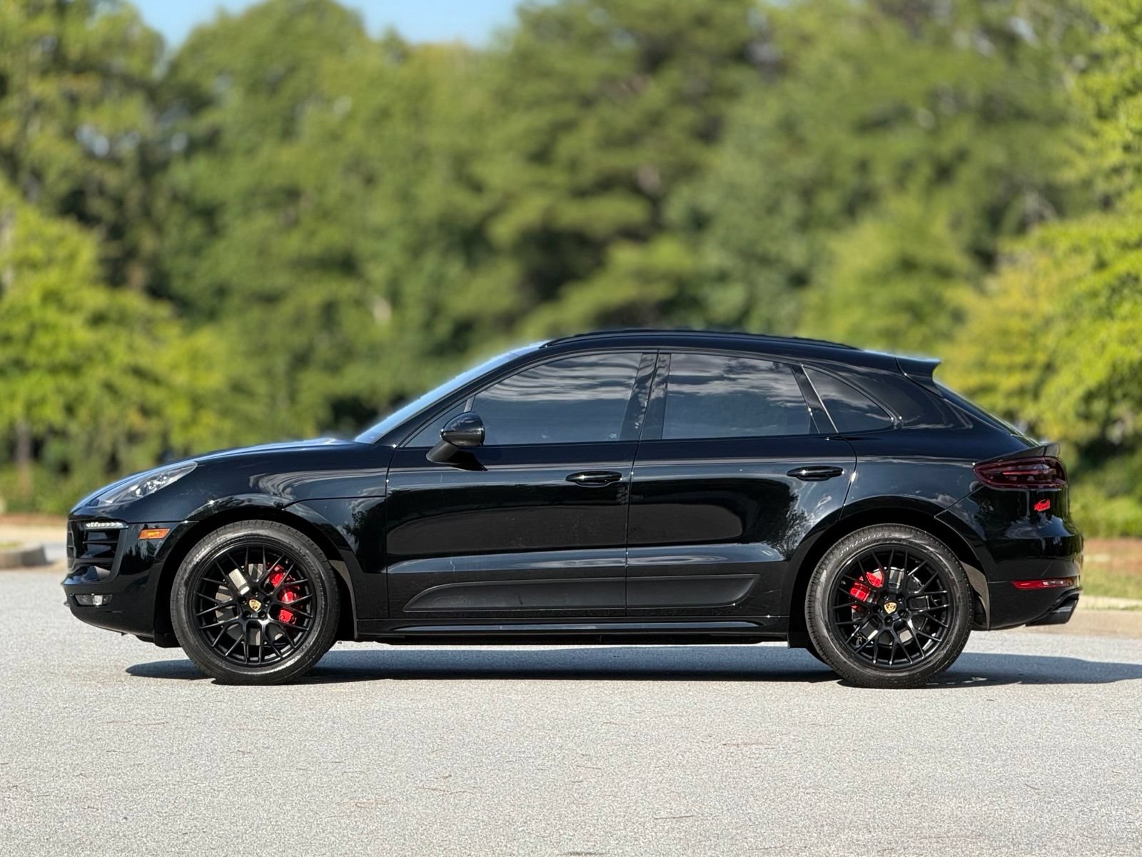 Used 2017 Porsche Macan GTS w/ Sport Chrono Package AWD/4WD image 9
