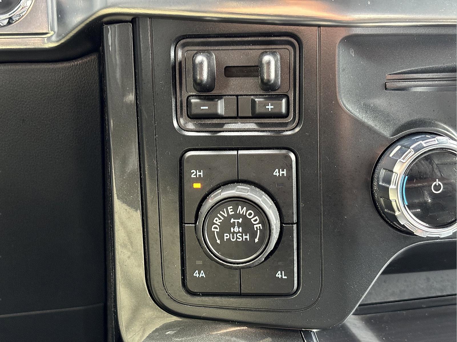 Used 2022 Ford F150 Lariat image 31