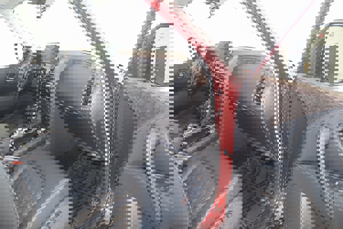 Used 2024 Nissan Armada Platinum w/ Captain's Chairs Package image 50