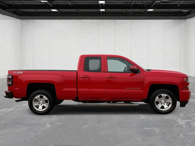 Used 2017 Chevrolet Silverado 1500 LT w/ All Star Edition AWD/4WD image 4