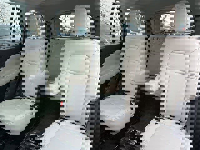 Used 2025 Lincoln Aviator AWD w/ Jet Appearance Package image 15