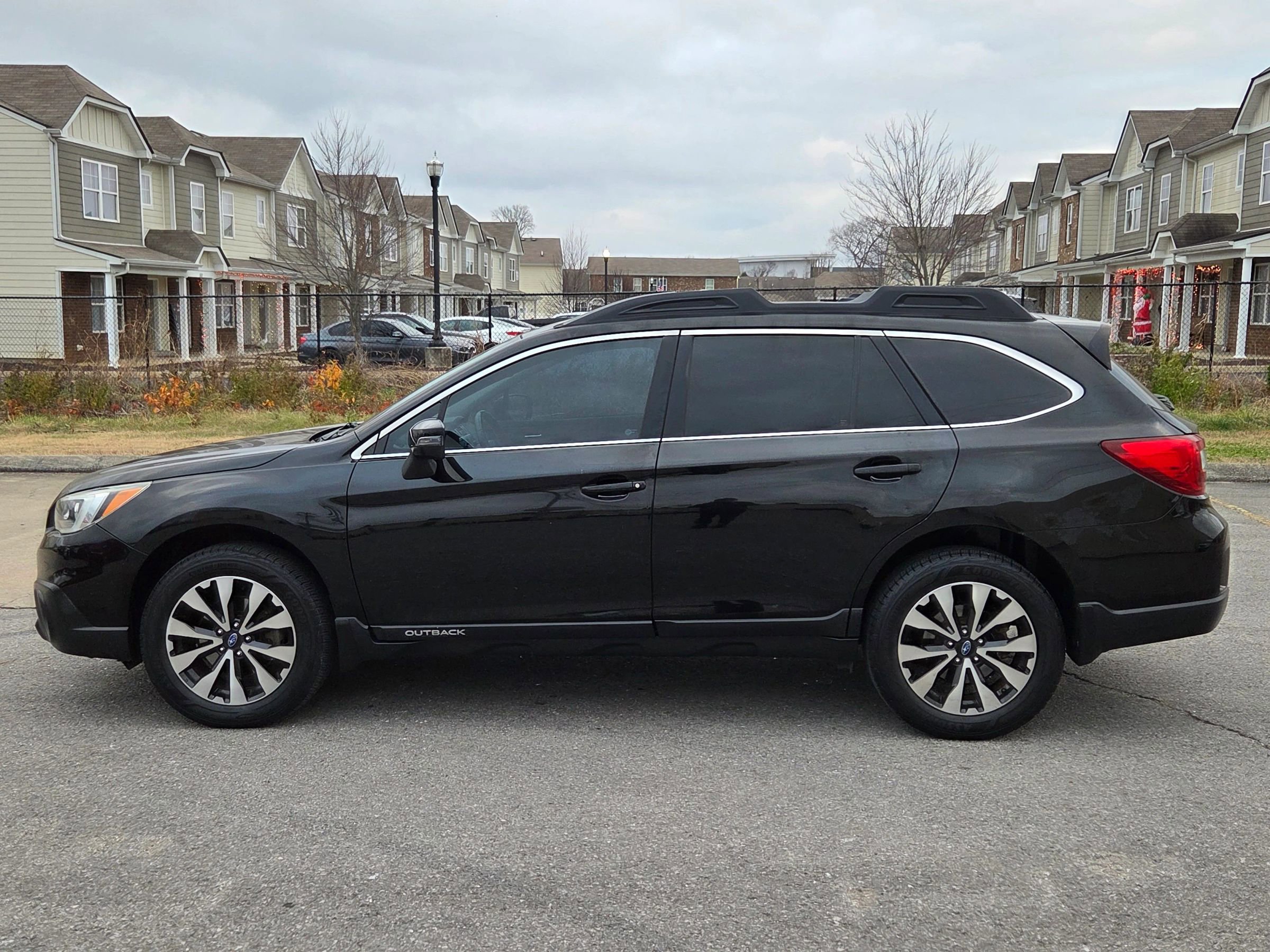 Used 2017 Subaru Outback 3.6R Limited image 8