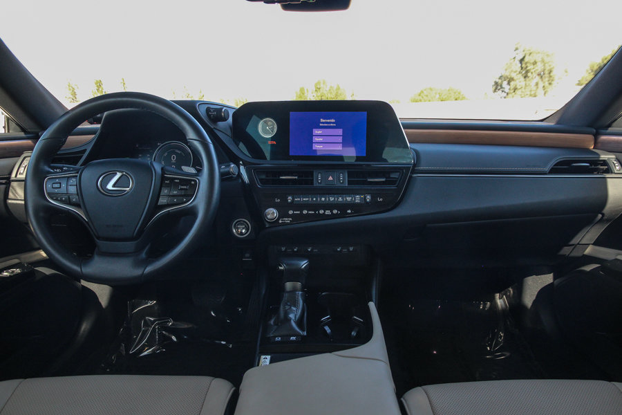 Certified 2024 Lexus ES 300h w/ Premium Package FWD image 13