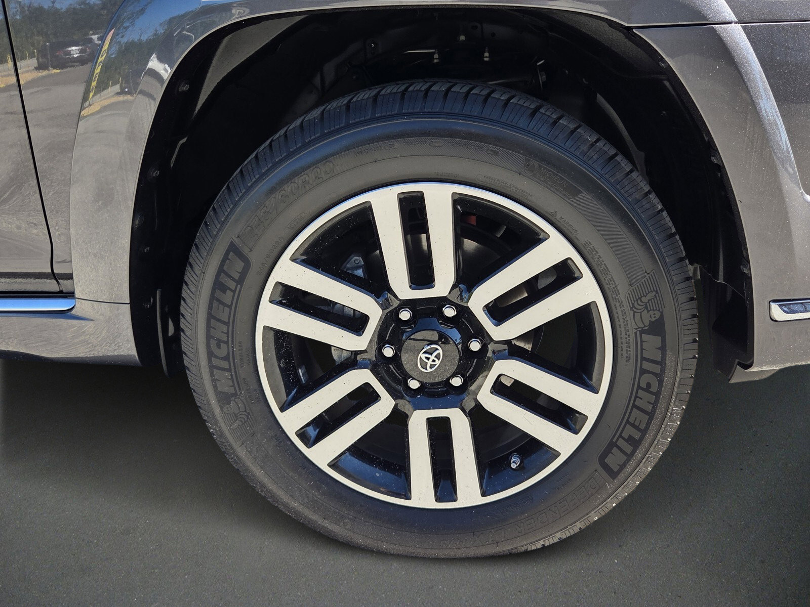 Used 2018 Toyota 4Runner Limited image 9