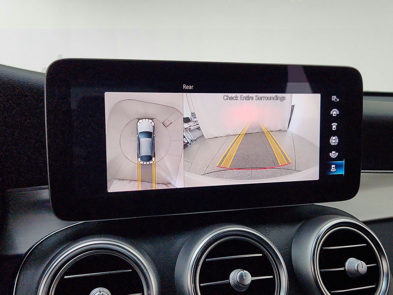 Certified 2022 Mercedes-Benz GLC 300 4MATIC Coupe w/ Multimedia Package Lite image 21