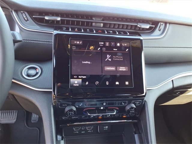 New 2025 Jeep Grand Cherokee Altitude image 14