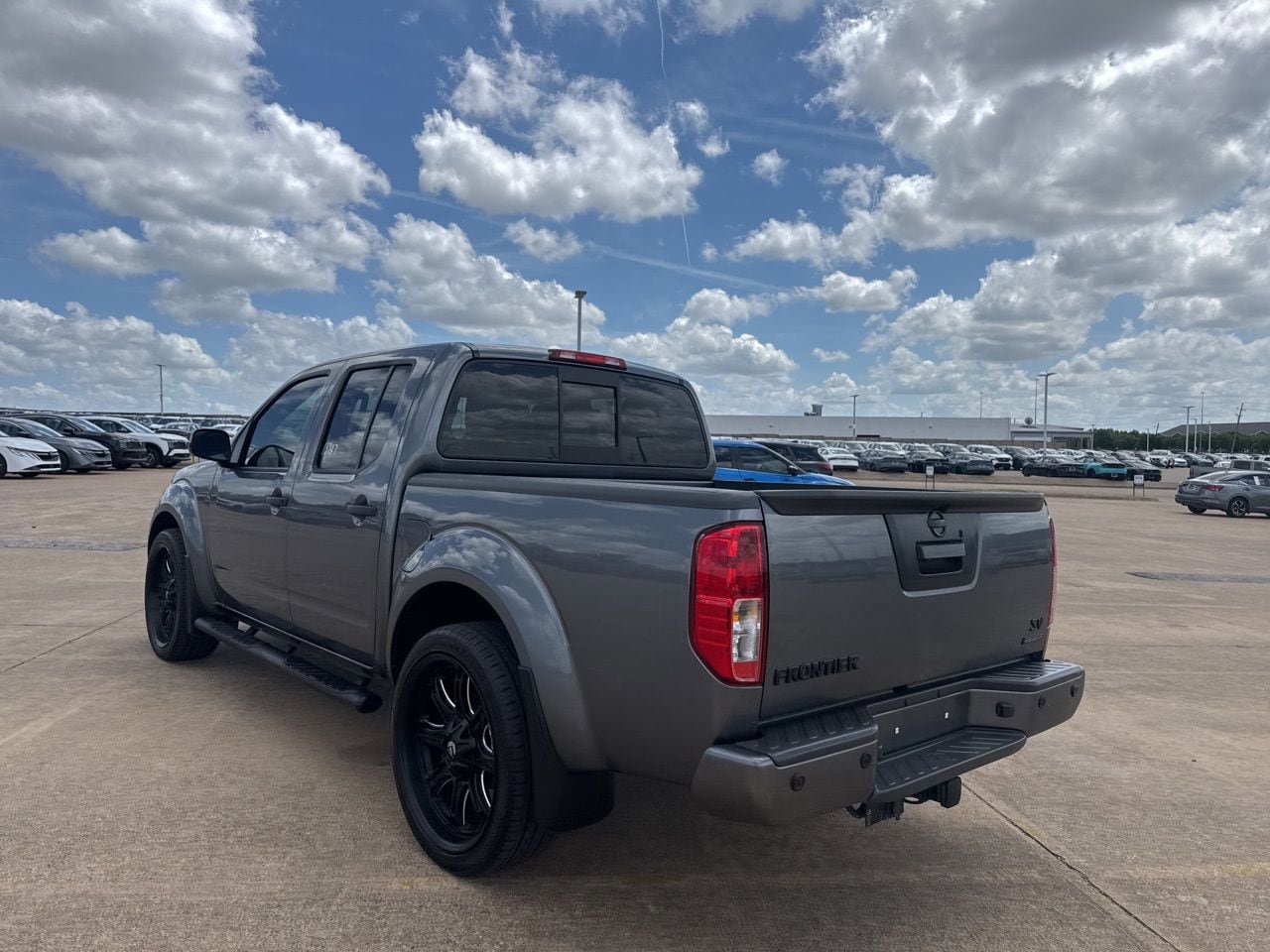 Used 2020 Nissan Frontier SV w/ Midnight Edition Floor Mats image 18