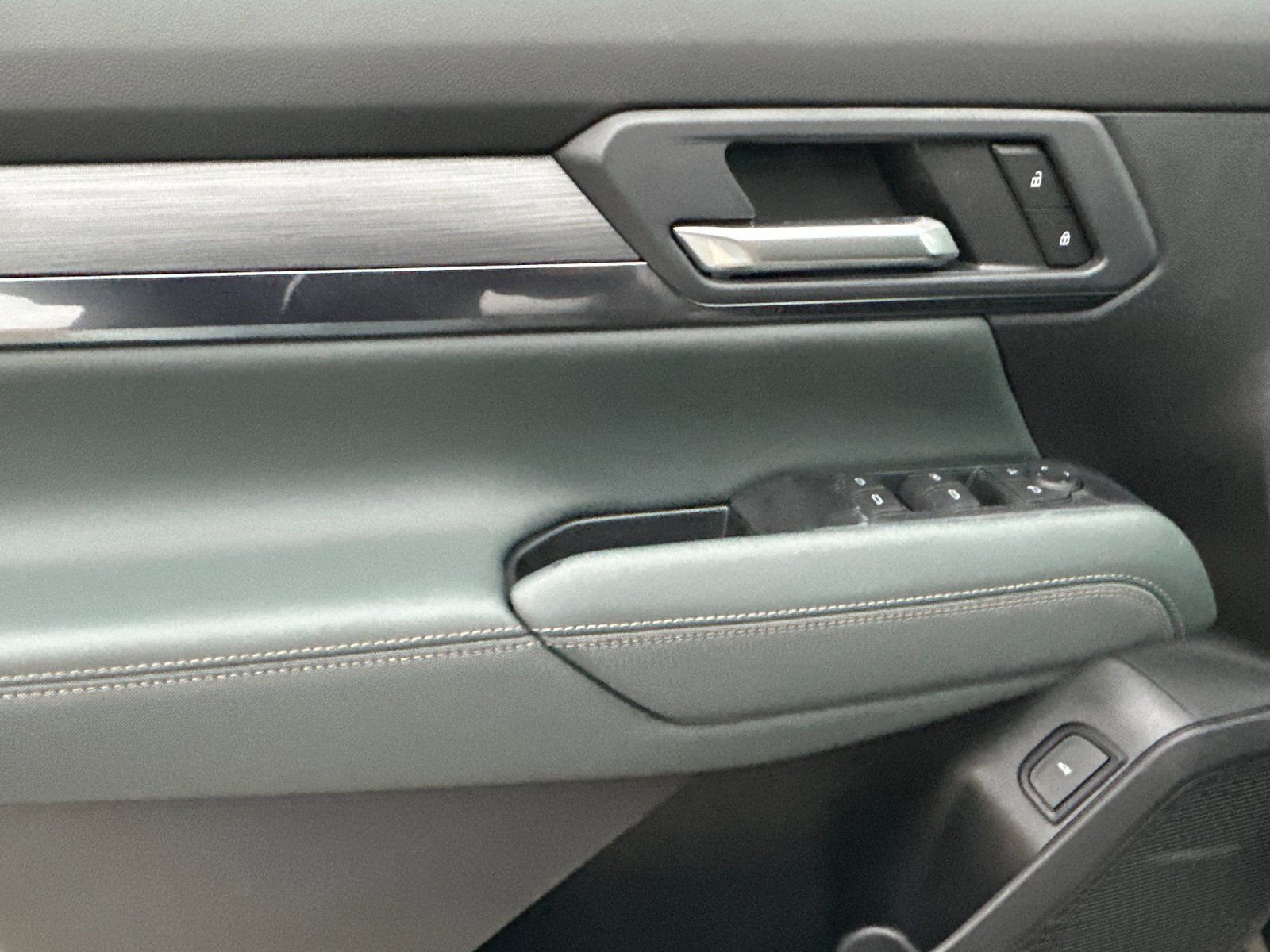 New 2026 GMC Terrain AT4 w/ Technology Package II image 11