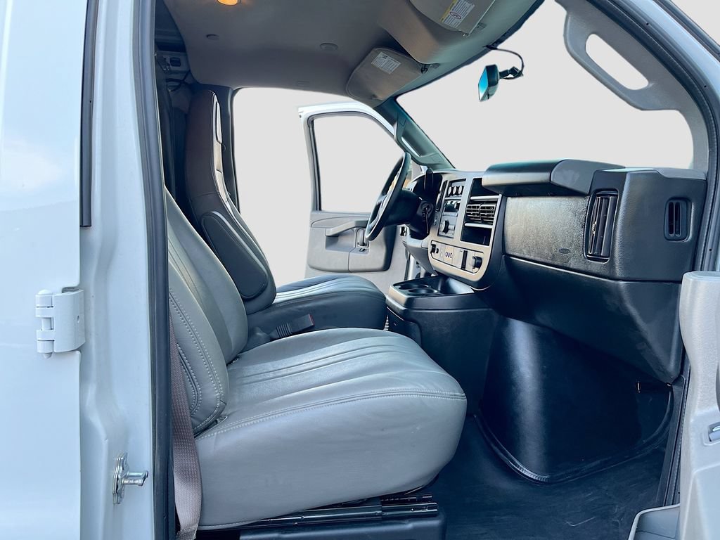 Used 2024 GMC Savana 2500 w/ Driver Convenience Package RWD image 26