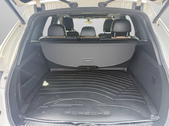Used 2018 Porsche Cayenne Platinum Edition AWD/4WD image 9