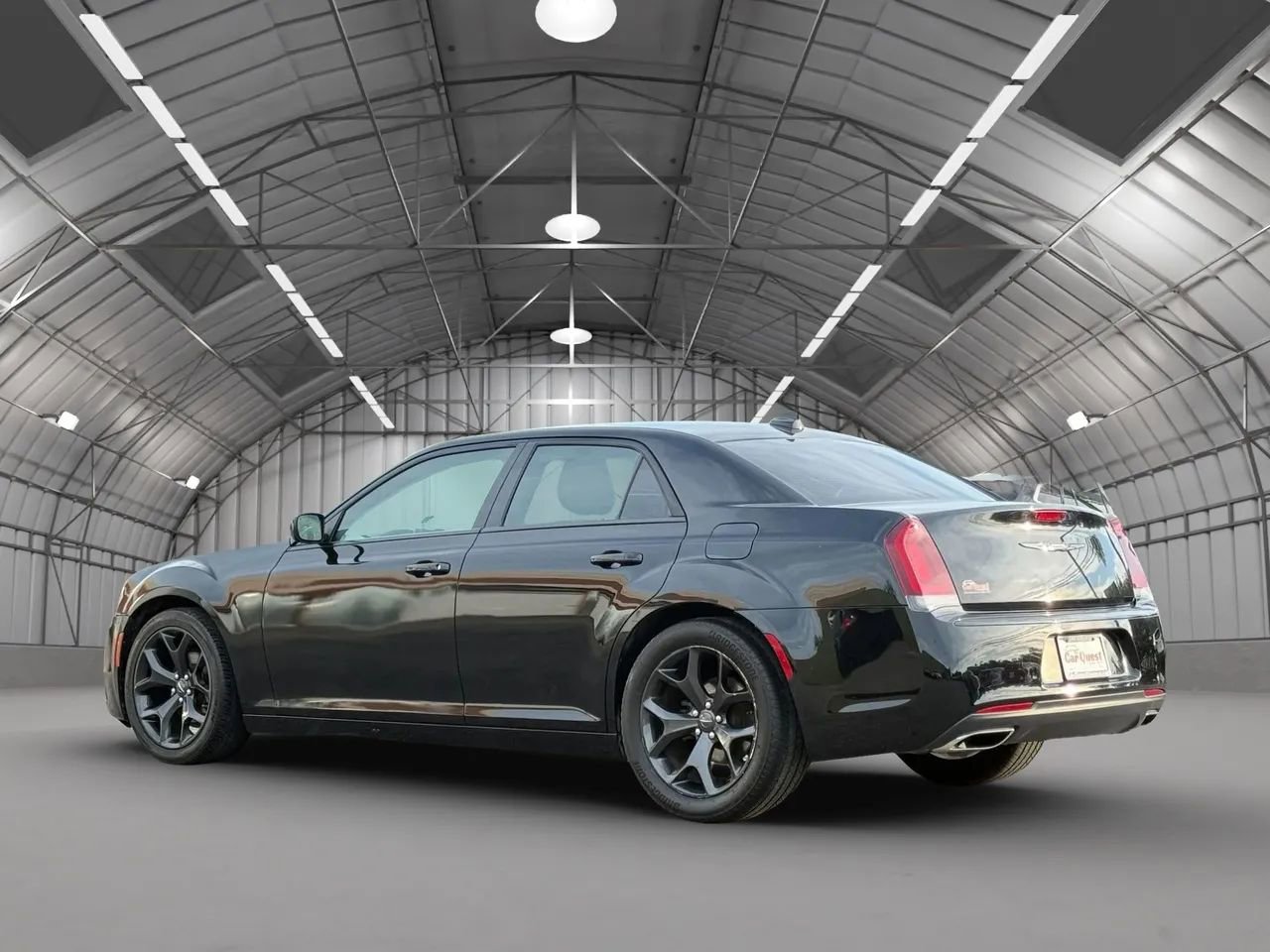 Used 2021 Chrysler 300 Touring w/ Sport Appearance Package RWD image 5