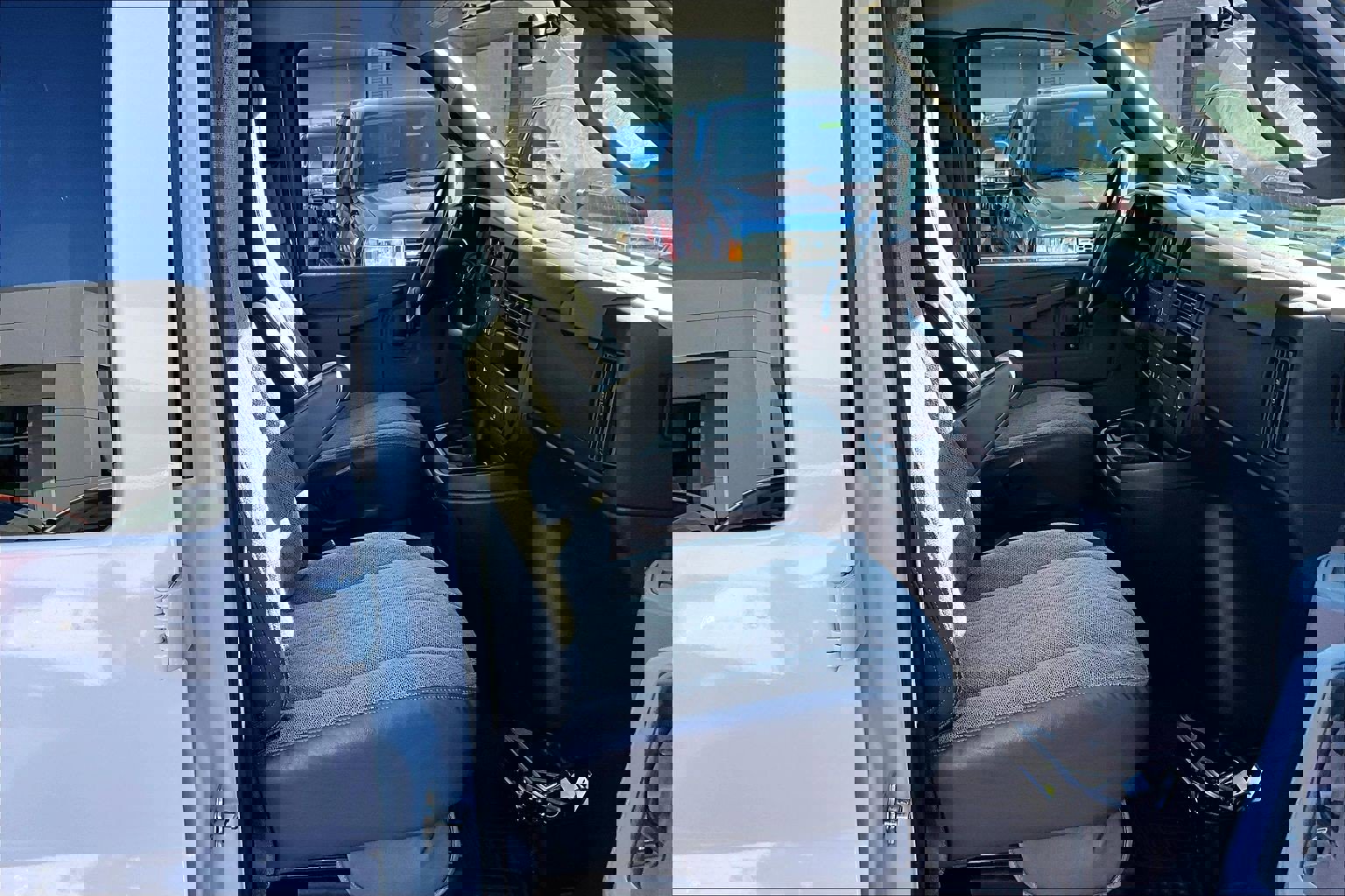 Used 2018 Chevrolet Express 2500 LT w/ LT Preferred Equipment Group image 7