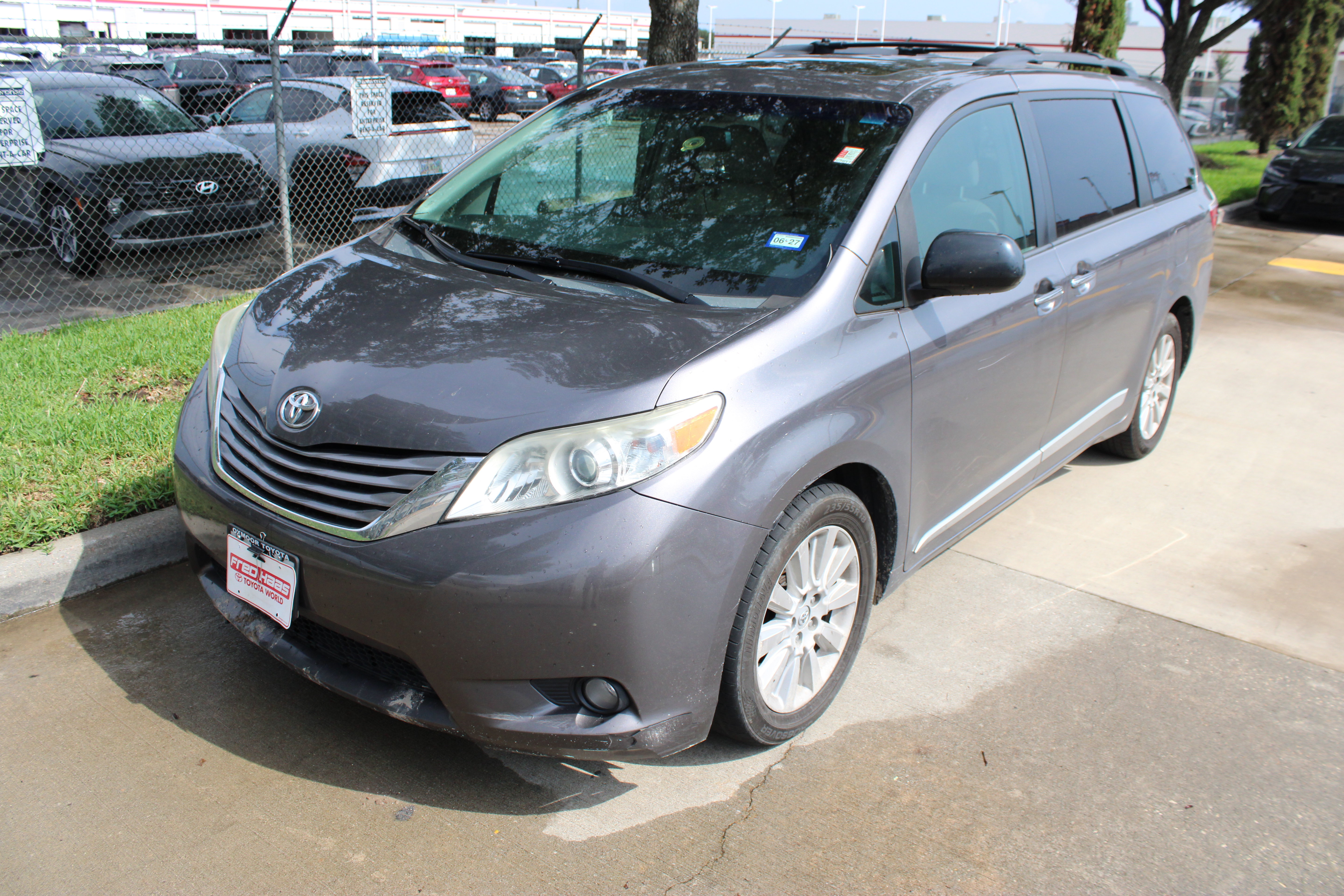 Used 2015 Toyota Sienna XLE AWD/4WD image 6