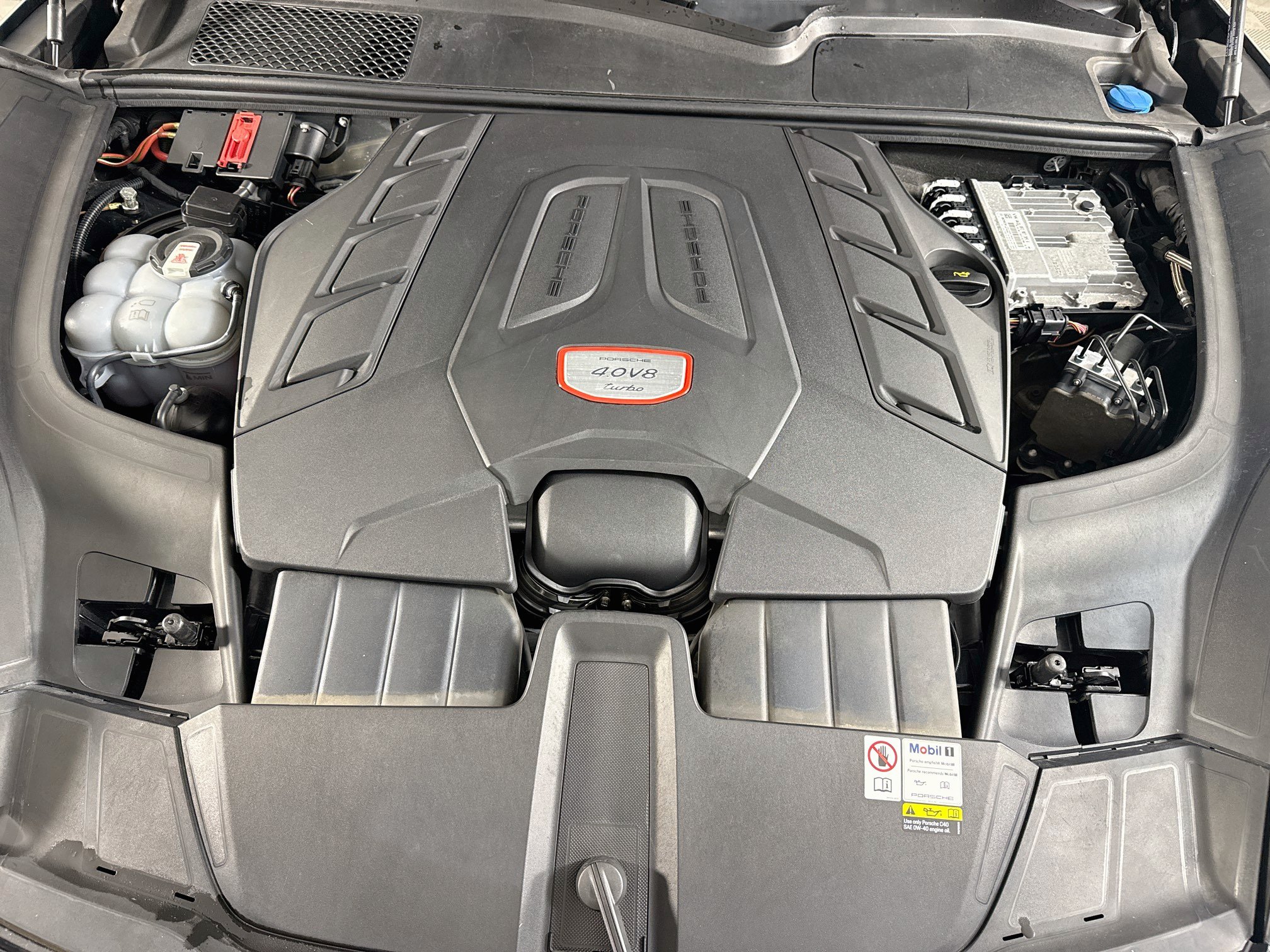 Used 2023 Porsche Cayenne Turbo AWD/4WD image 38