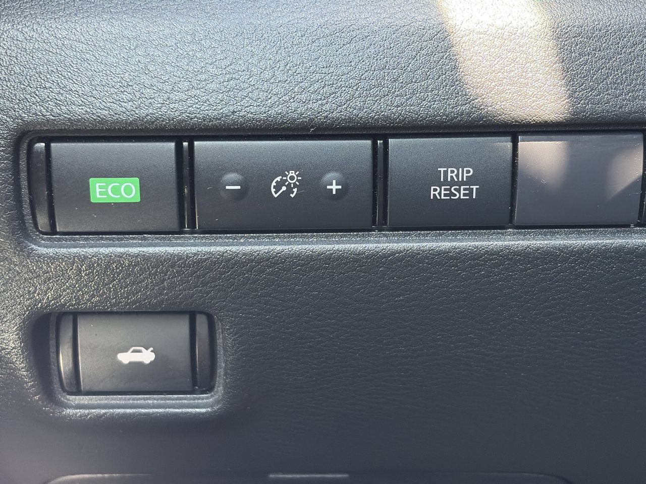 Certified 2023 Nissan Sentra SR w/ SR Premium Package FWD image 21