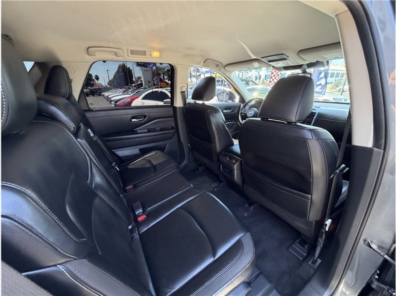 Used 2022 Nissan Pathfinder SL FWD image 26