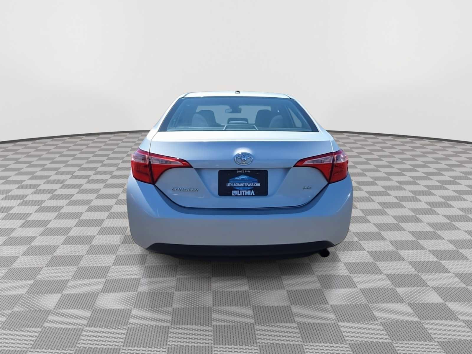 Used 2018 Toyota Corolla LE w/ LE Premium Package FWD image 7