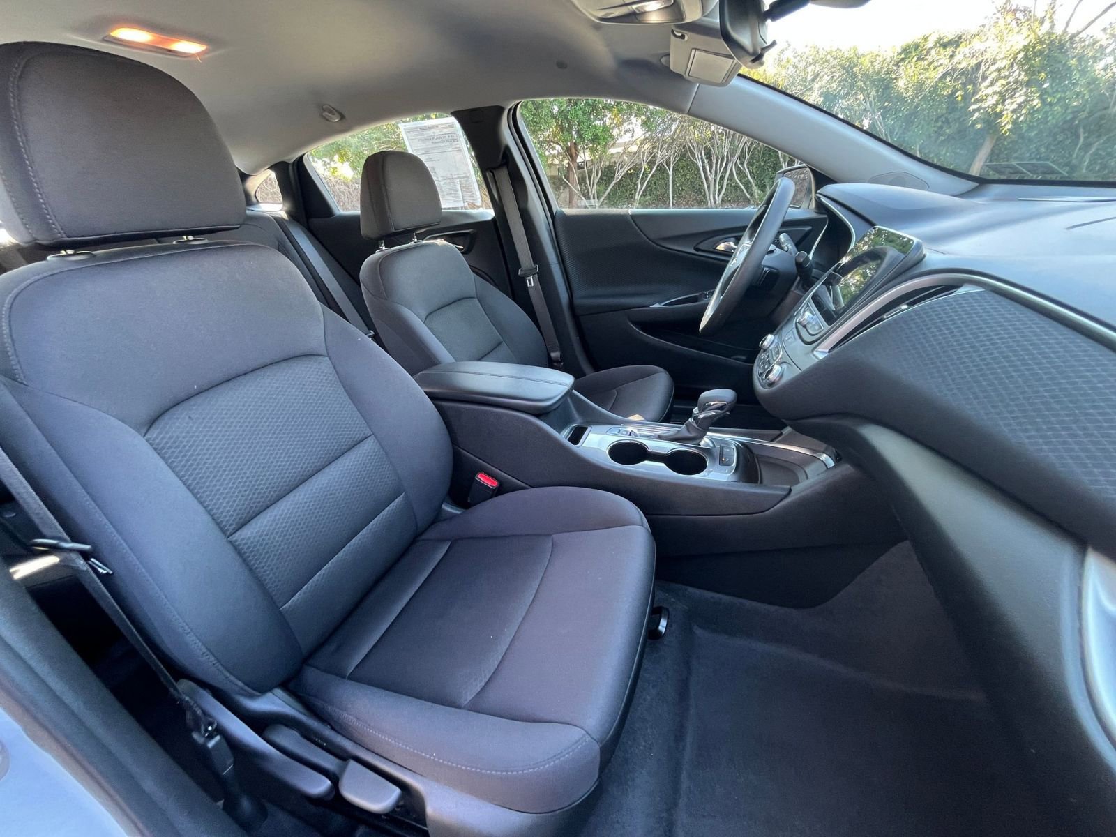 Used 2024 Chevrolet Malibu LT image 35