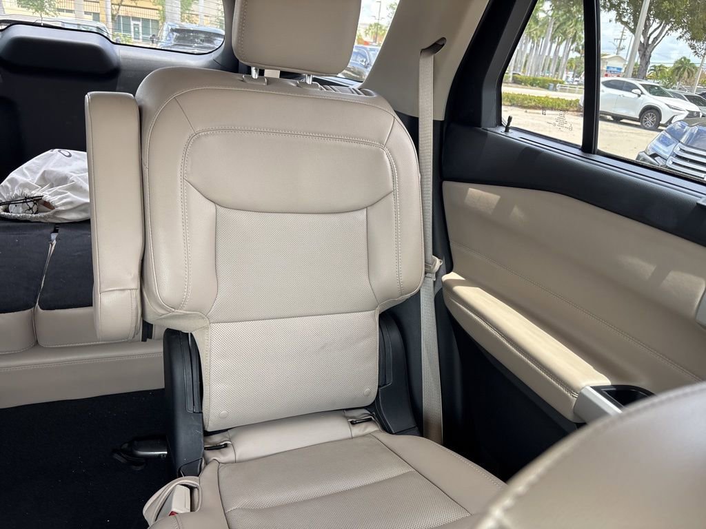 Used 2023 Ford Explorer Limited w/ Equipment Group 301A RWD image 23